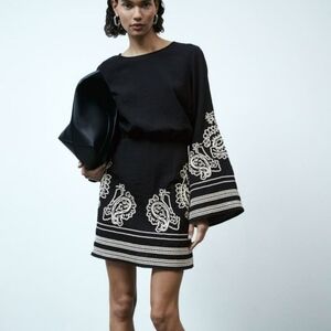 H&M Embroidered dress Black/cream embroidery big Sleeves Like New